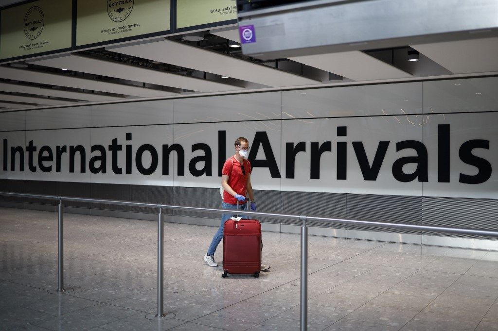 Heathrow calls for UK airport virus tests after $1.4-billion loss
