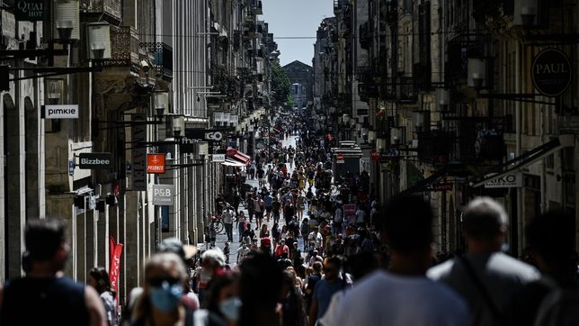 France suffers record GDP plunge