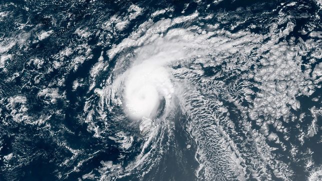 Hurricane Douglas threatens Hawaii after Hanna lashes Texas