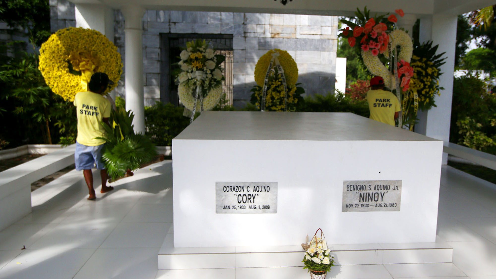 Noynoy to be laid to rest beside Cory, Ninoy Aquino