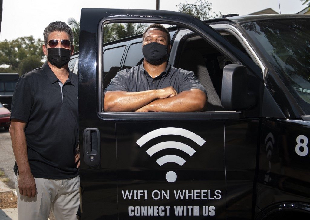 In California, Wi-Fi minivans help disadvantaged students