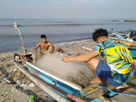 ‘We need food, not white sand’: Fishermen fear livelihood loss due to Manila Bay project