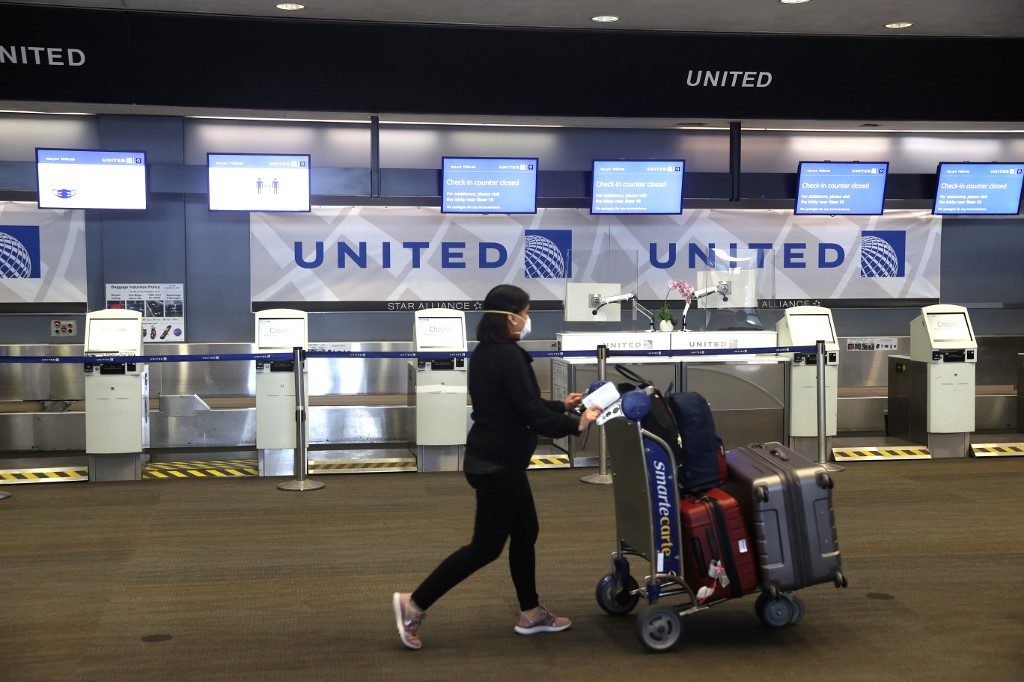 US airlines drop change fees amid COVID-19 downturn