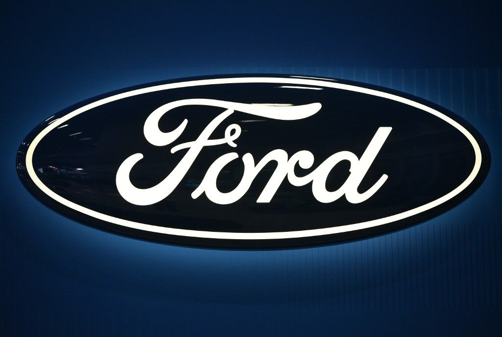 Ford to cut 1,400 jobs via retirements as profit lags
