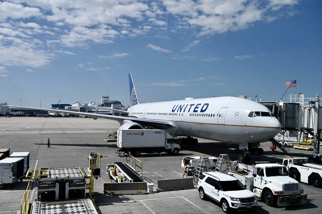 United Airlines, pilots union reach deal to avert layoffs