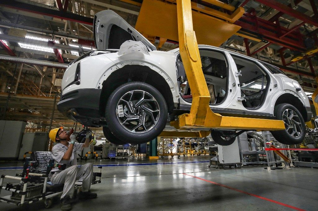 China manufacturing data shows small rebound in September 2020