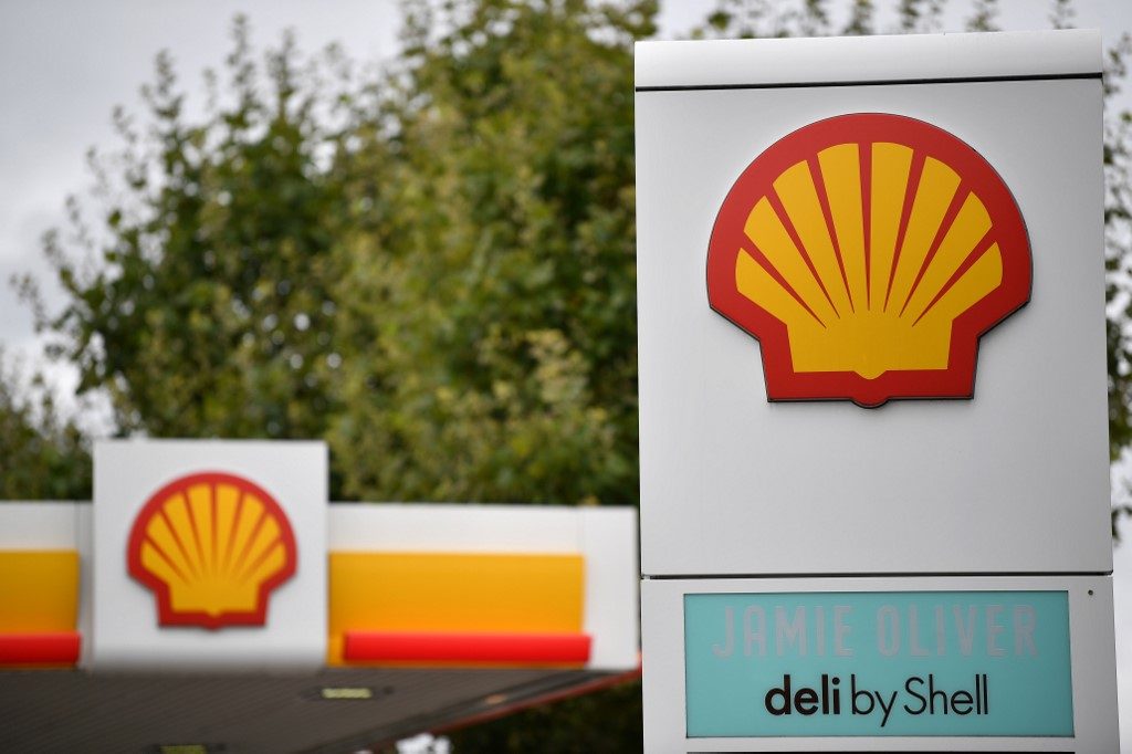 Royal Dutch Shell to axe thousands of jobs on virus fallout
