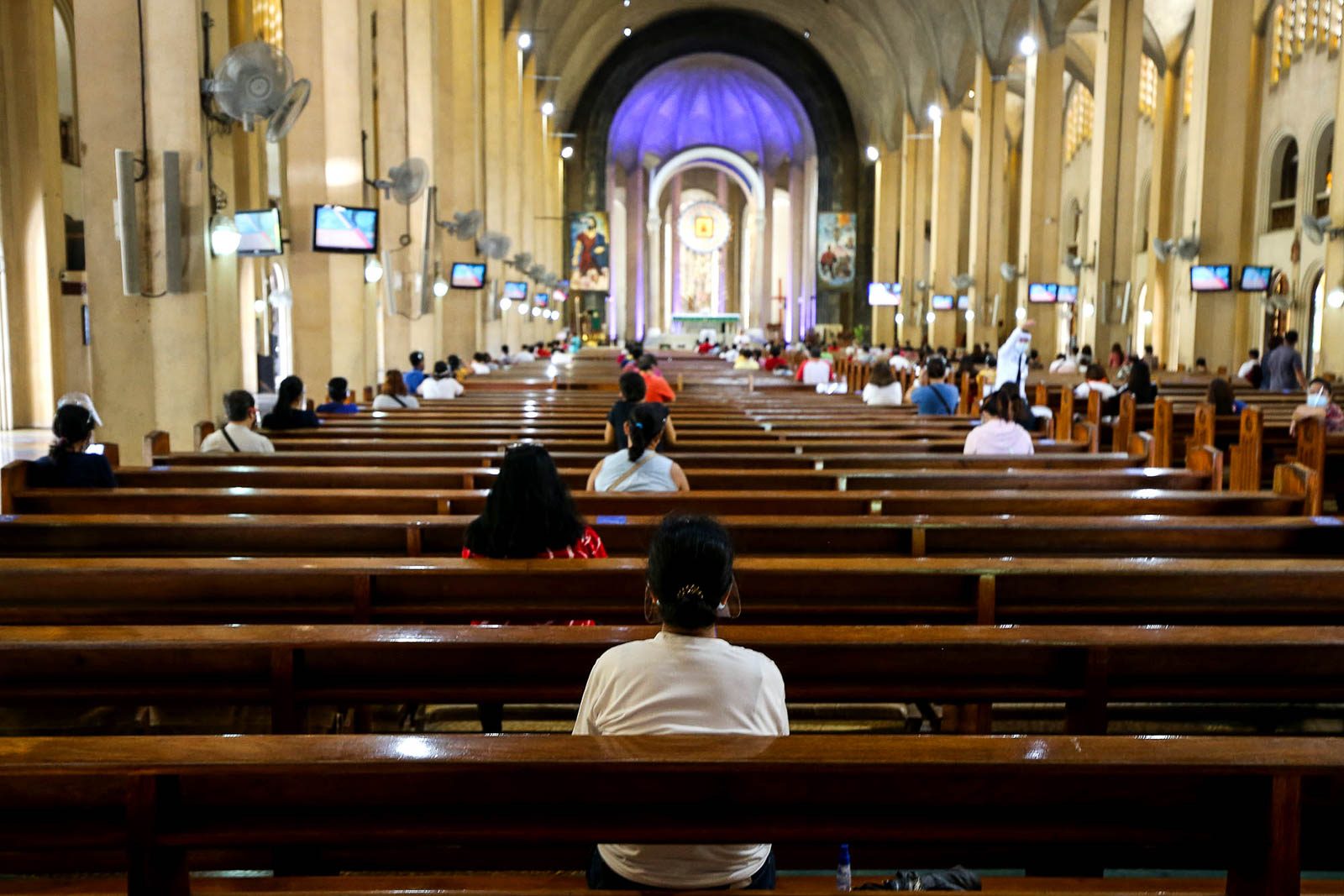Ahead of Simbang Gabi, gov’t allows 30% capacity for religious gatherings in GCQ areas