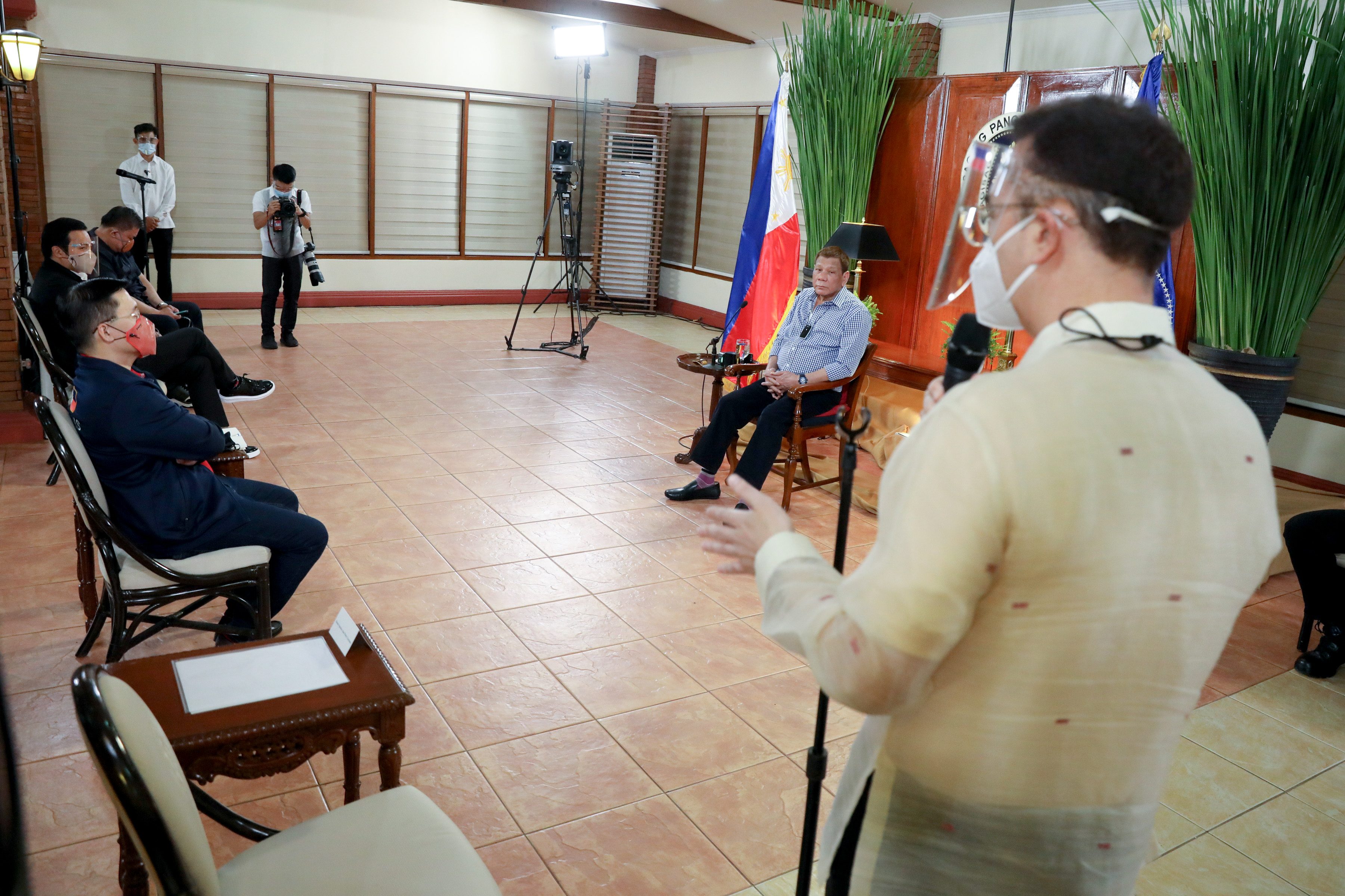 After House win, Cayetano meets with Duterte in Malacañang