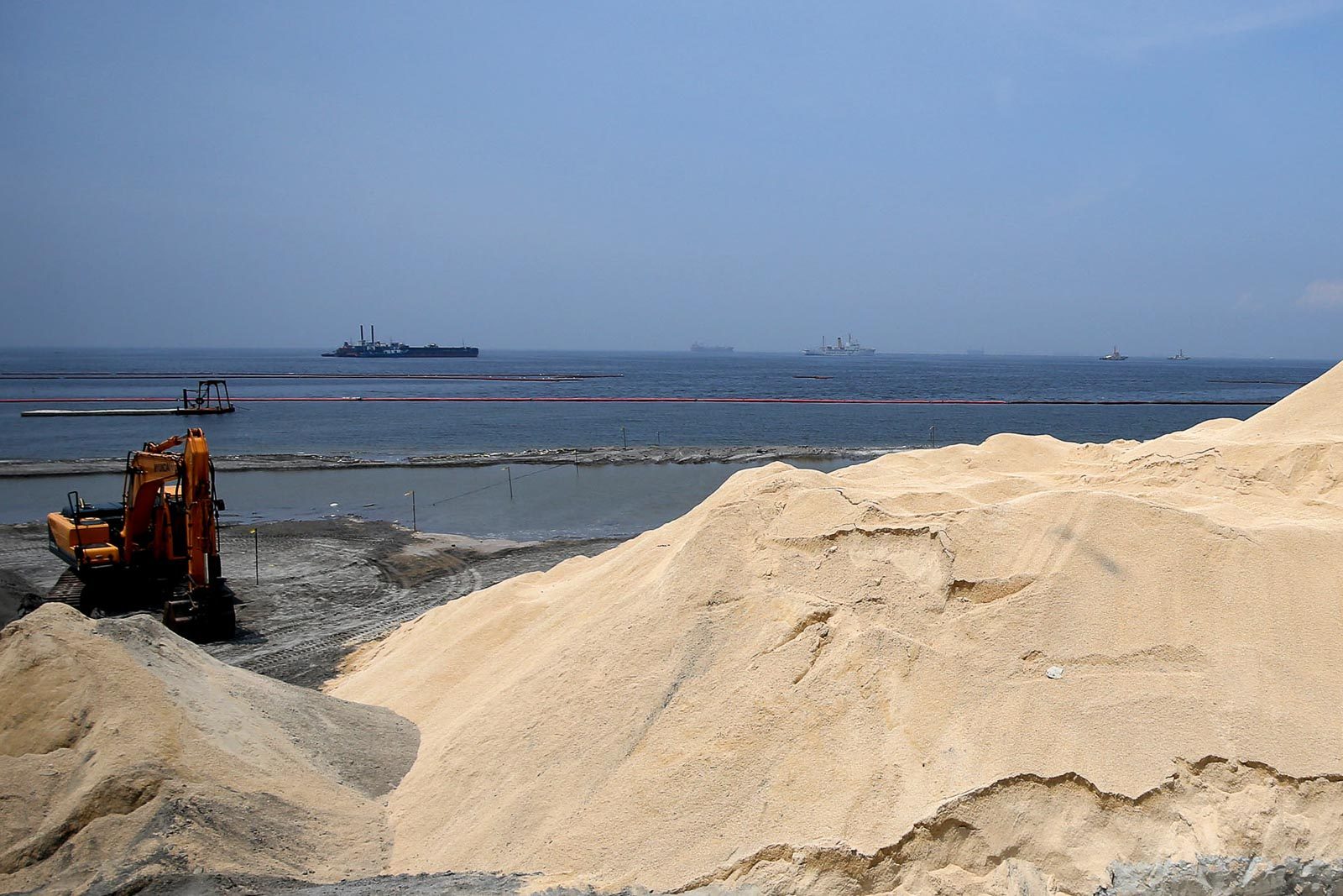 Progressive lawmakers push for House probe into Manila Bay ‘white sand’ project