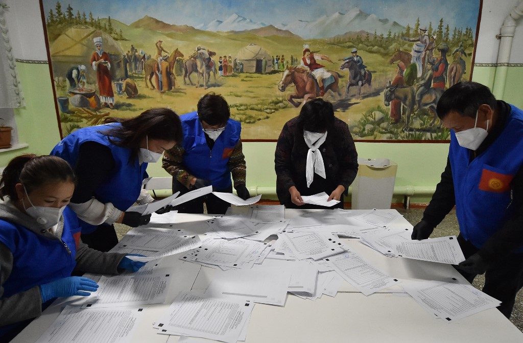 Monitors decry vote-buying in Kyrgyz parliamentary vote