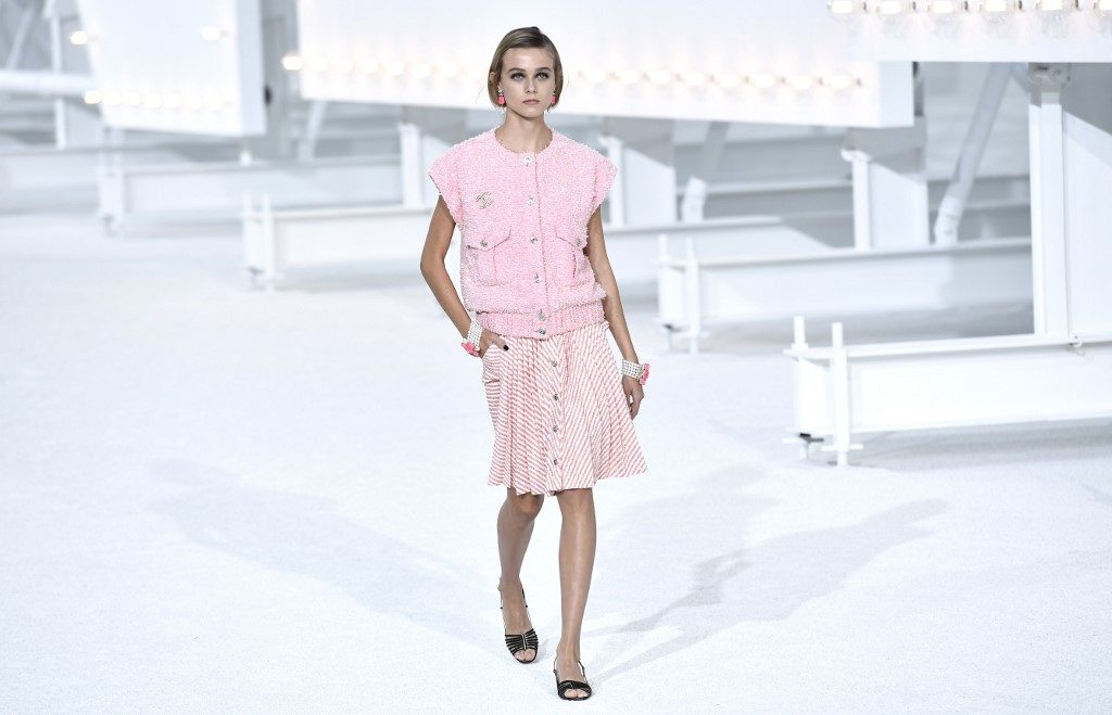 Chanel channels golden age Hollywood in glitzy Paris show