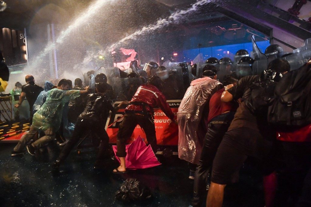 Thai police use water cannon against Bangkok protesters