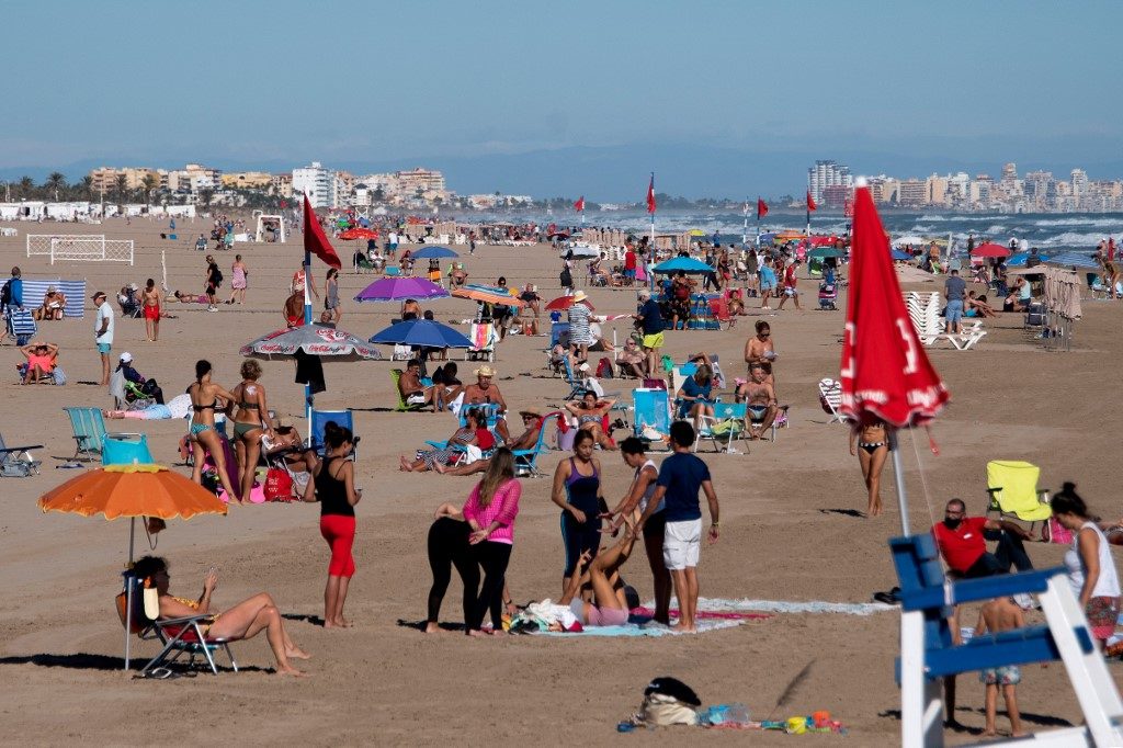 Spain tourism sector sees 100-billion-euro loss over virus