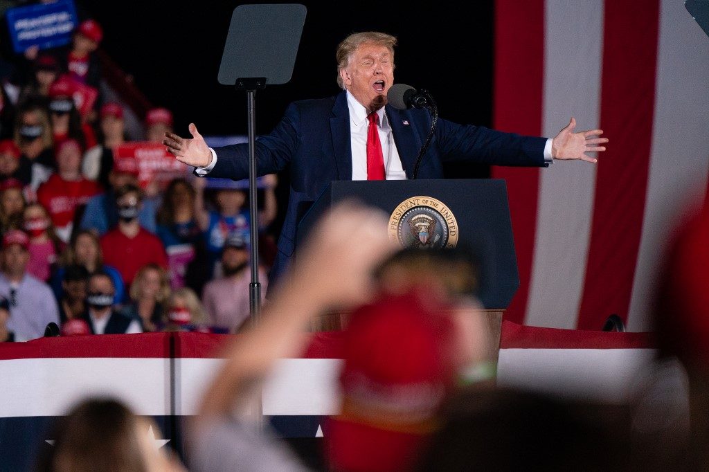 Trump stumps in Florida, Georgia, countering signs of Democratic surge