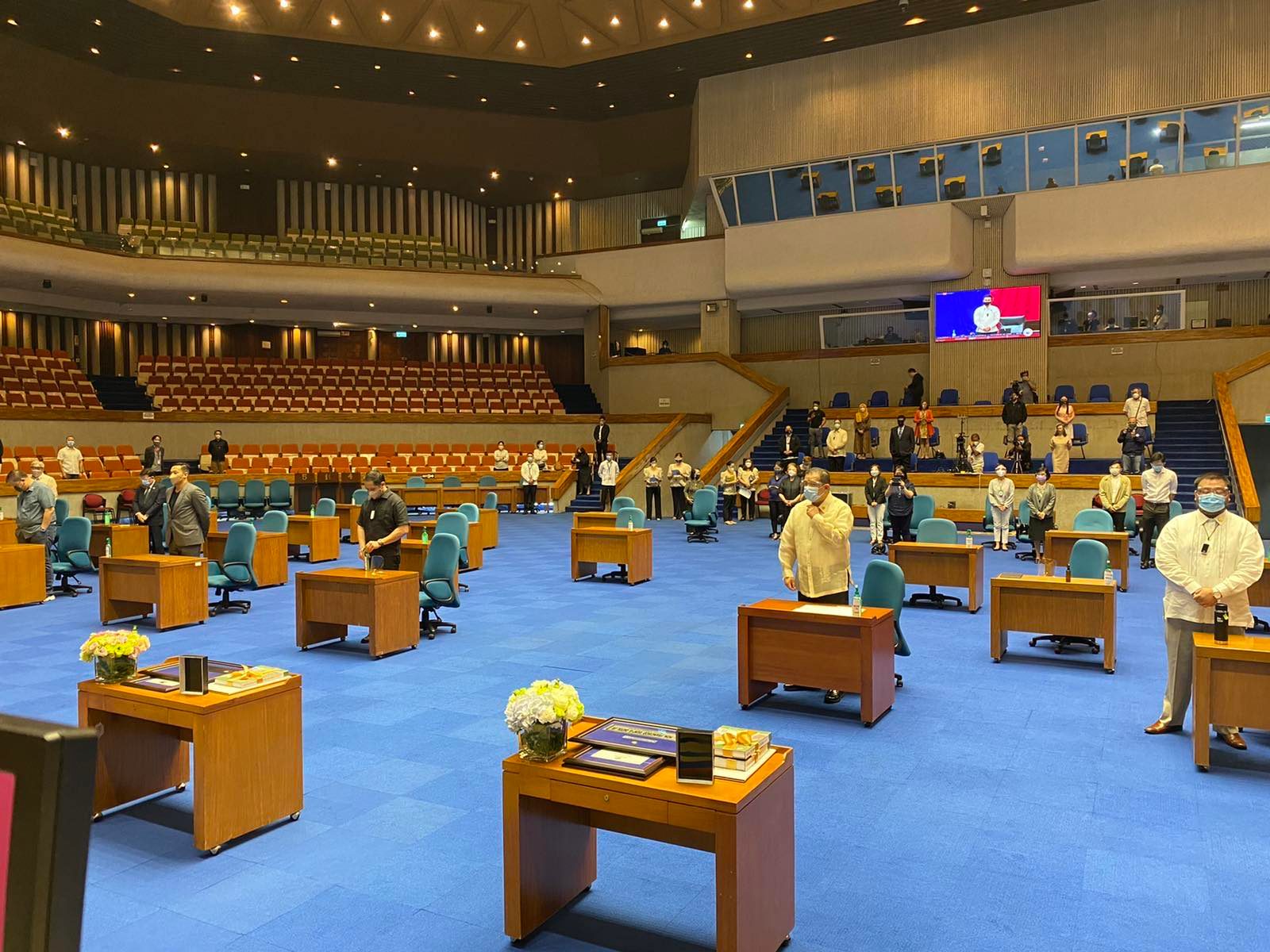 House holds memorial service for lawmakers, staff who died during pandemic