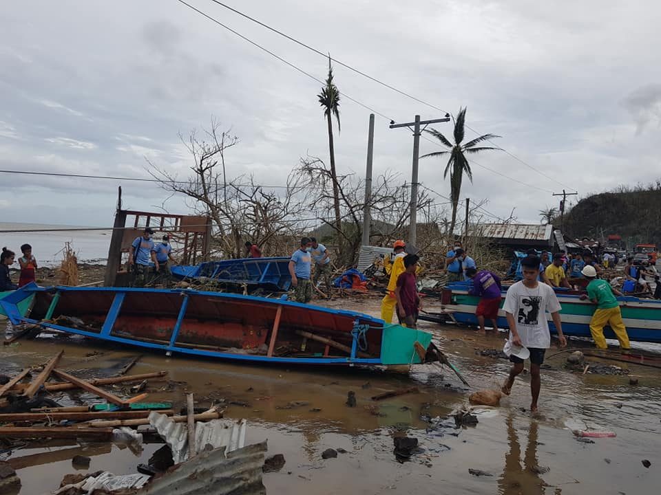 Typhoon-hit Albay residents beg telcos: Help us reconnect with our families