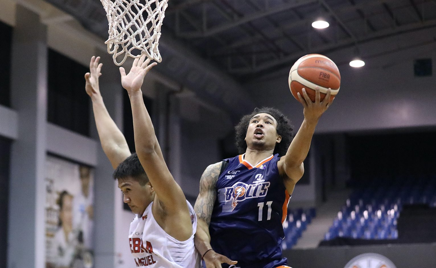 Newsome hits stride as Meralco stays alive