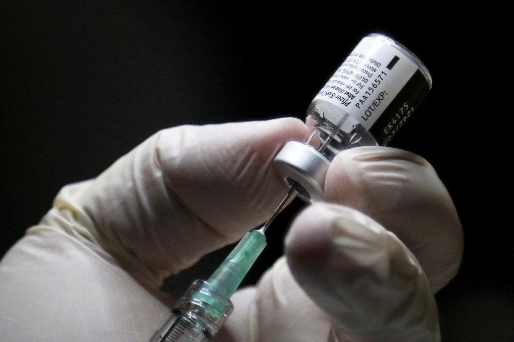 US, EU push forward vaccine approval as fears of Christmas infections grow