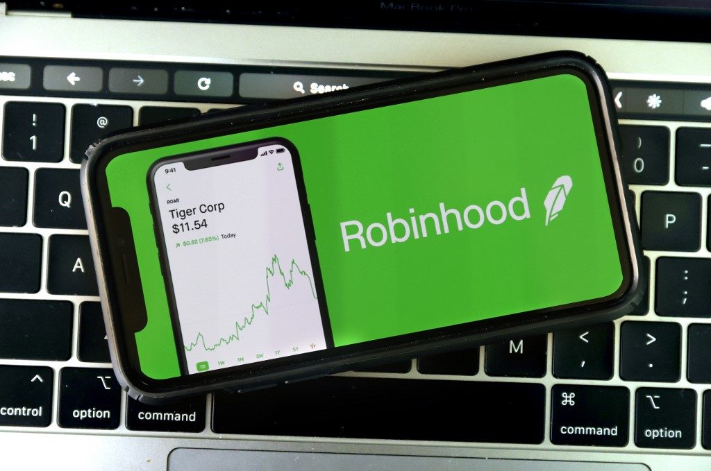 Robinhood and Reddit protected from lawsuits by user agreement, Congress