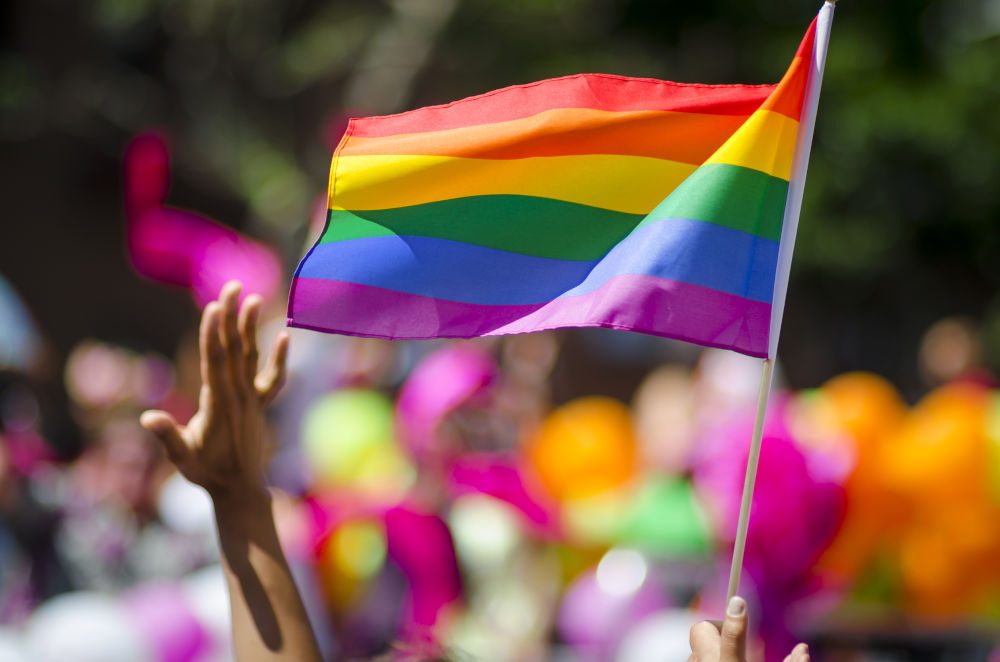 More than 300 religious leaders urge ban on ‘conversion therapy’