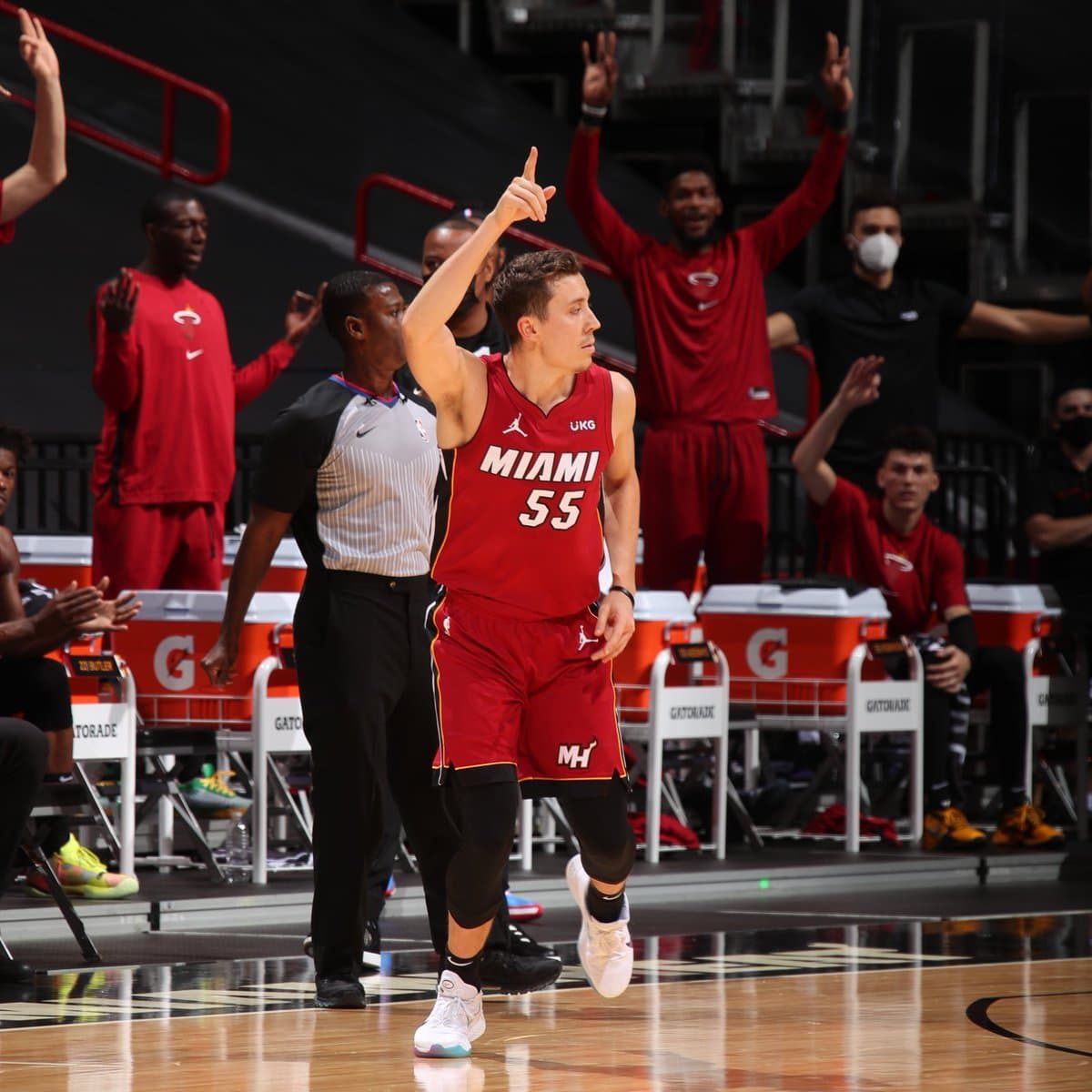 Heat, Bucks romp in NBA Christmas openers