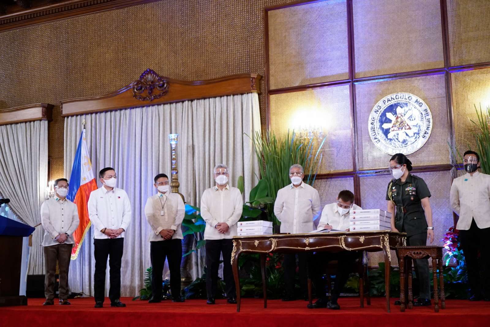 Duterte signs pandemic-era 2021 budget into law