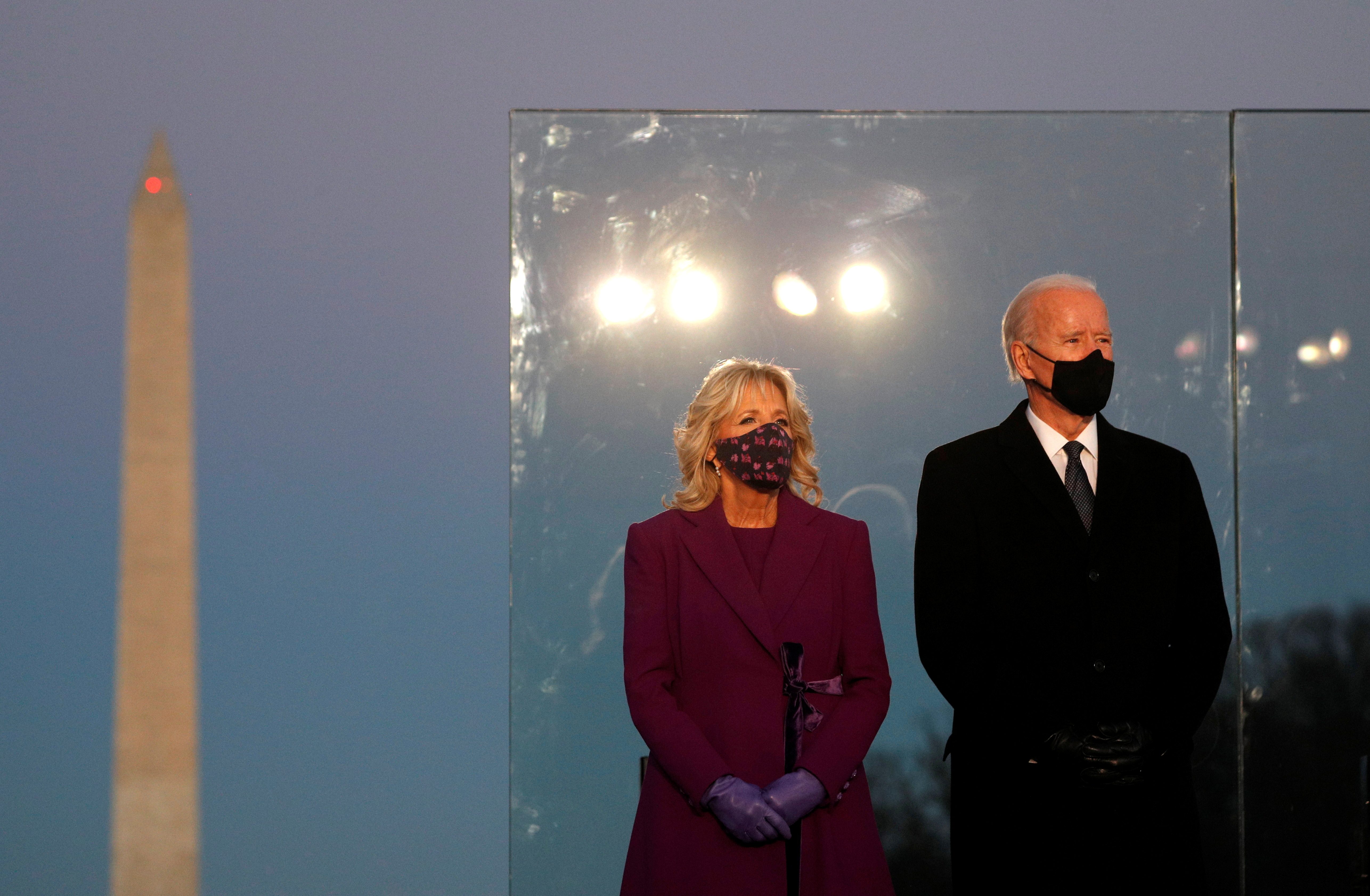 Biden leads observance of America’s 400,000 COVID-19 dead on eve of inauguration