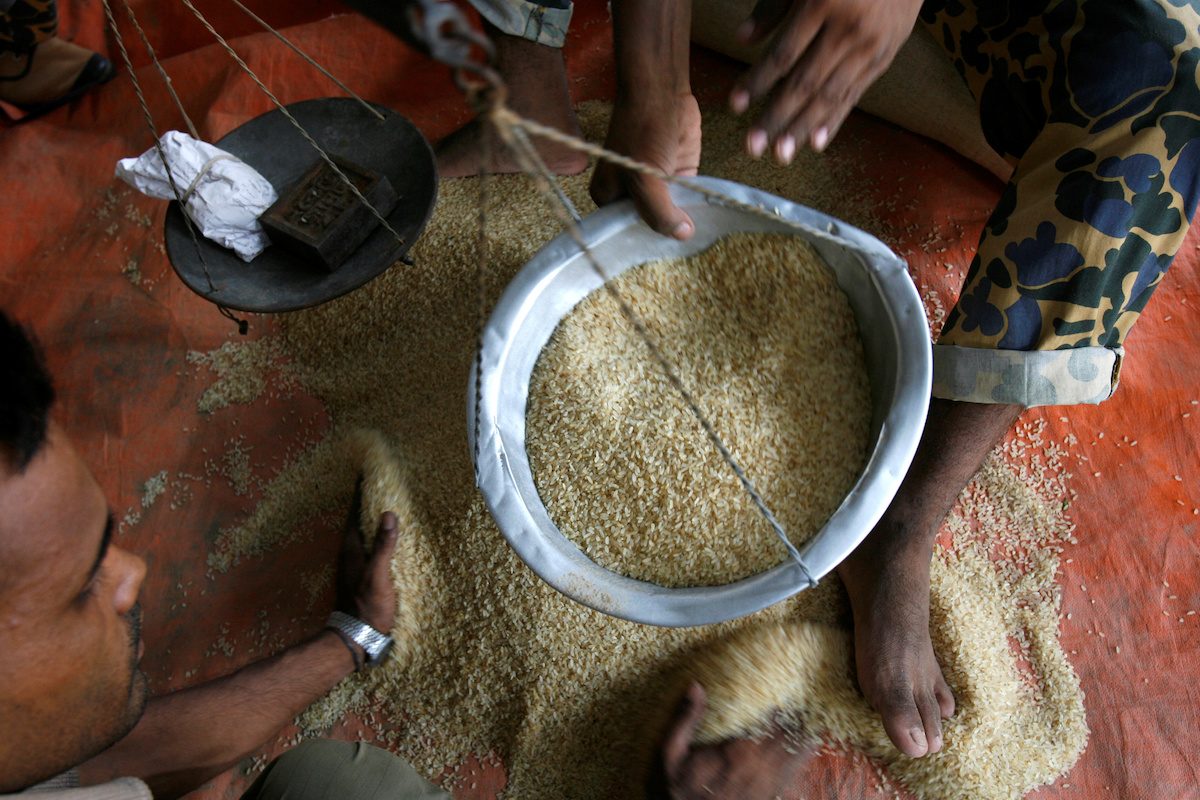 Bangladesh to buy Myanmar rice, putting aside Rohingya crisis