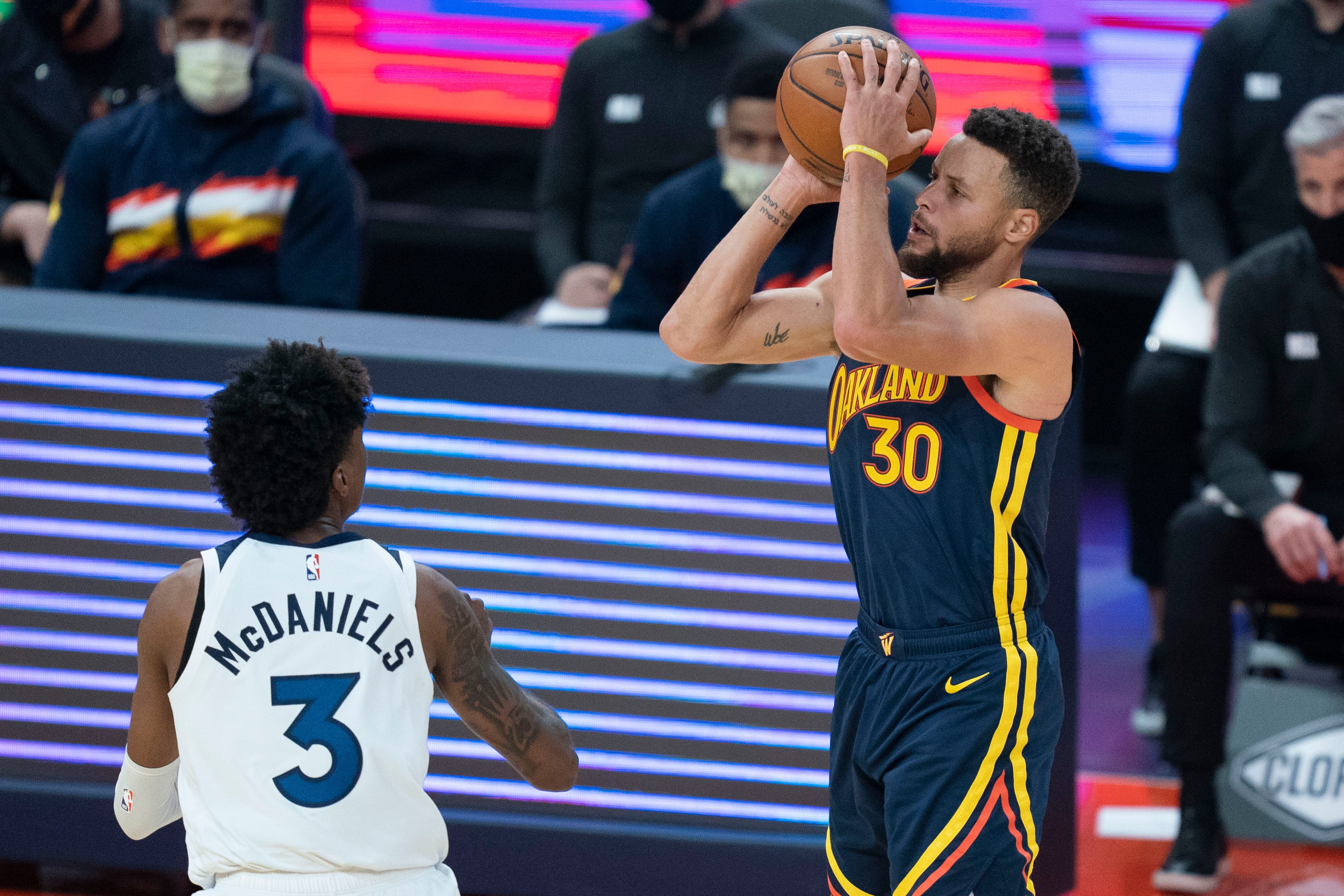 Steph Curry drops 36 in Wiggins’ reunion with Minnesota
