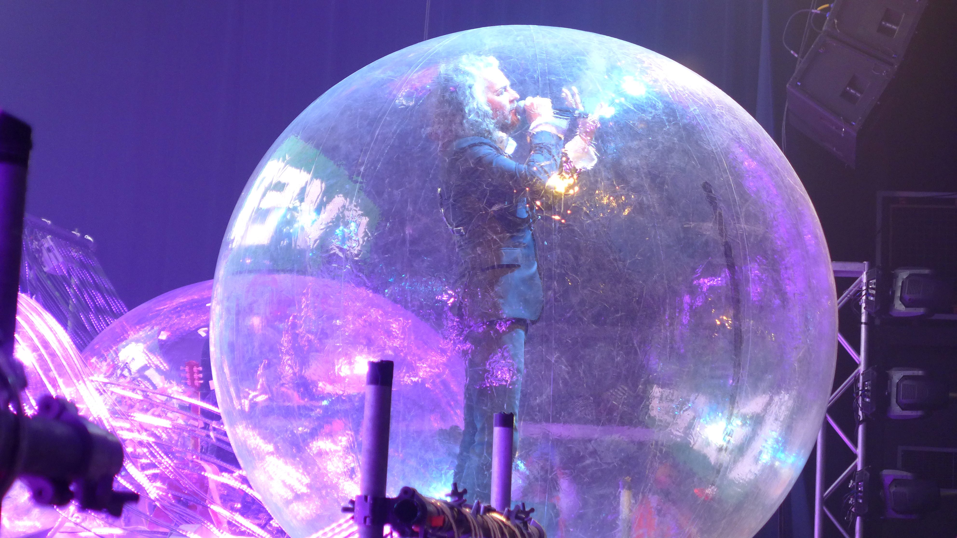 Rockin’ in a ‘space bubble’: Flaming Lips hold socially-distanced concert