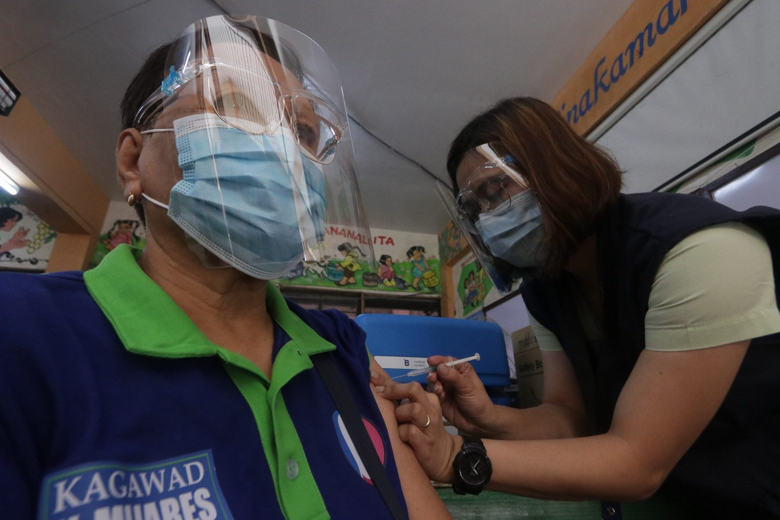 Philippines to start vaccine campaign amid uncertainty