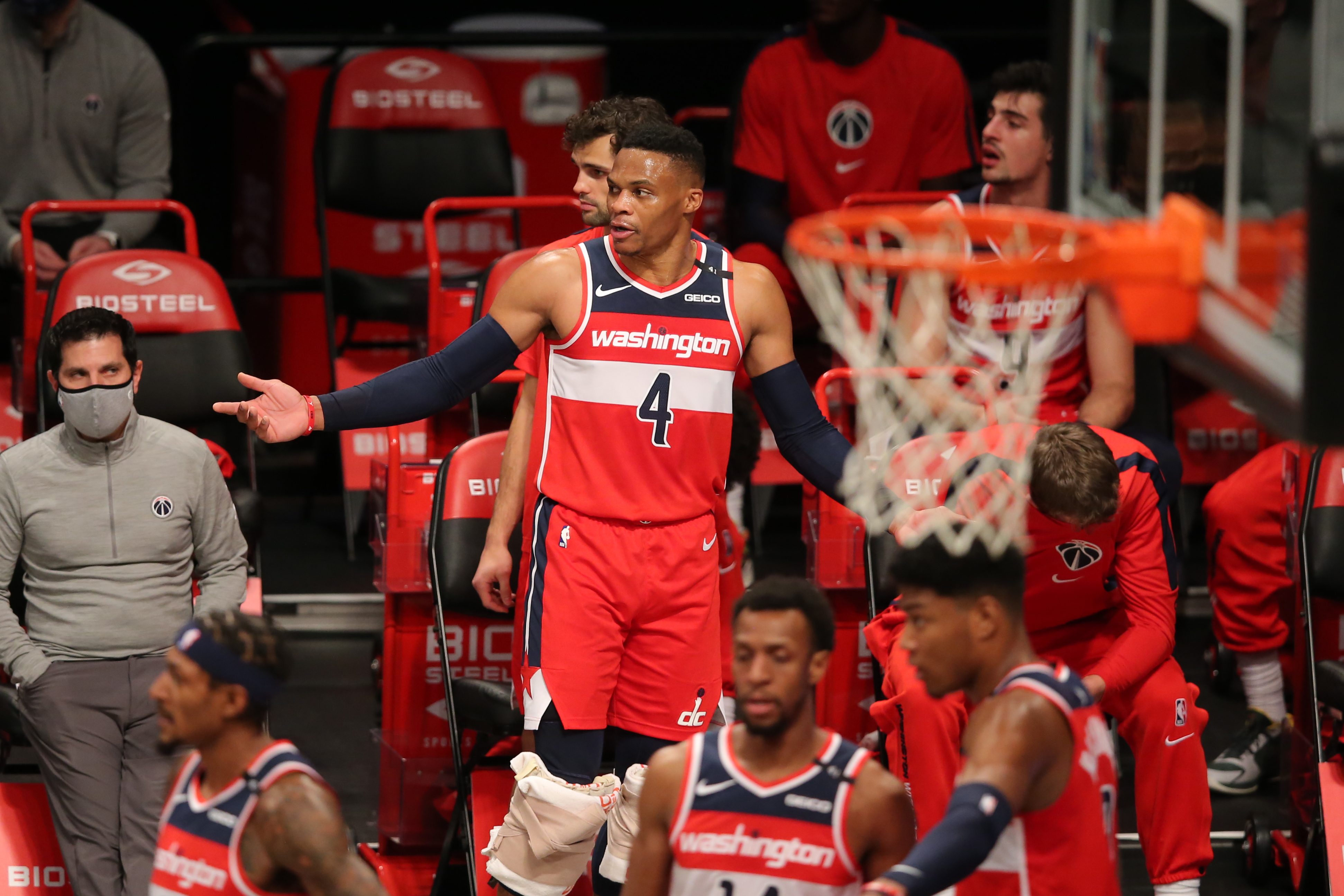Wizards return to court, finally, against Spurs