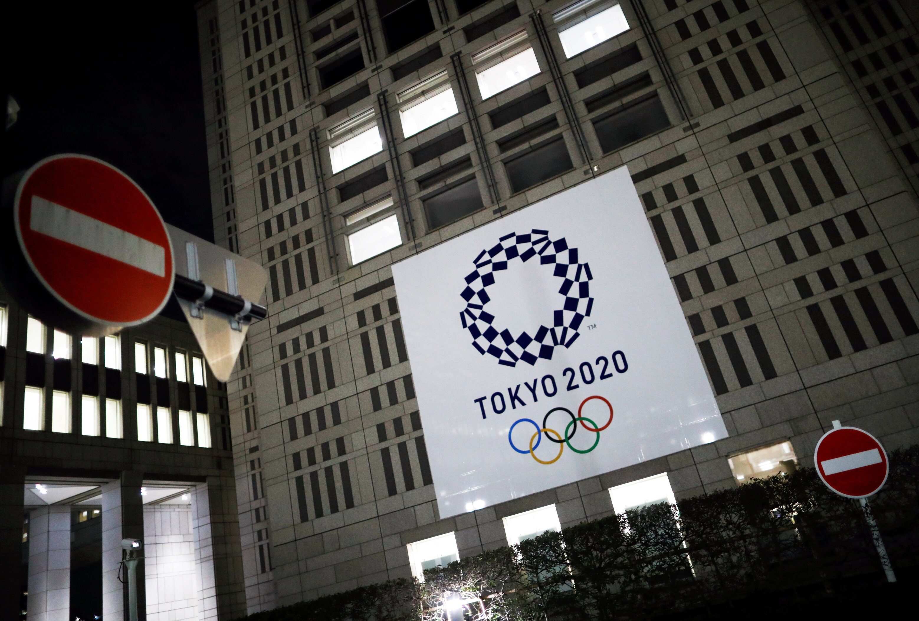 Japanese towns drop plans to host Olympic athletes 