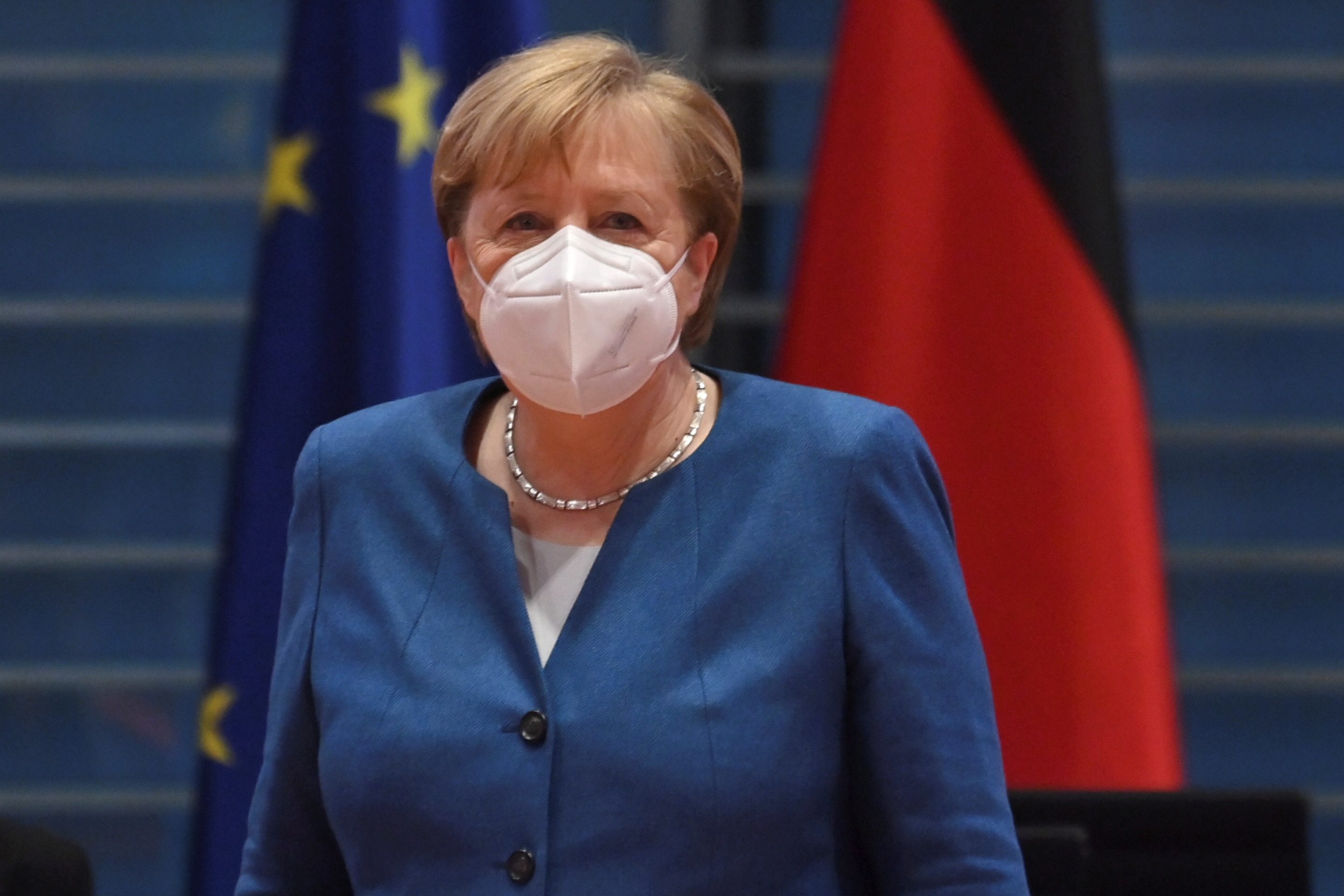 Merkel allies quit German parliament to let conservatives rebuild