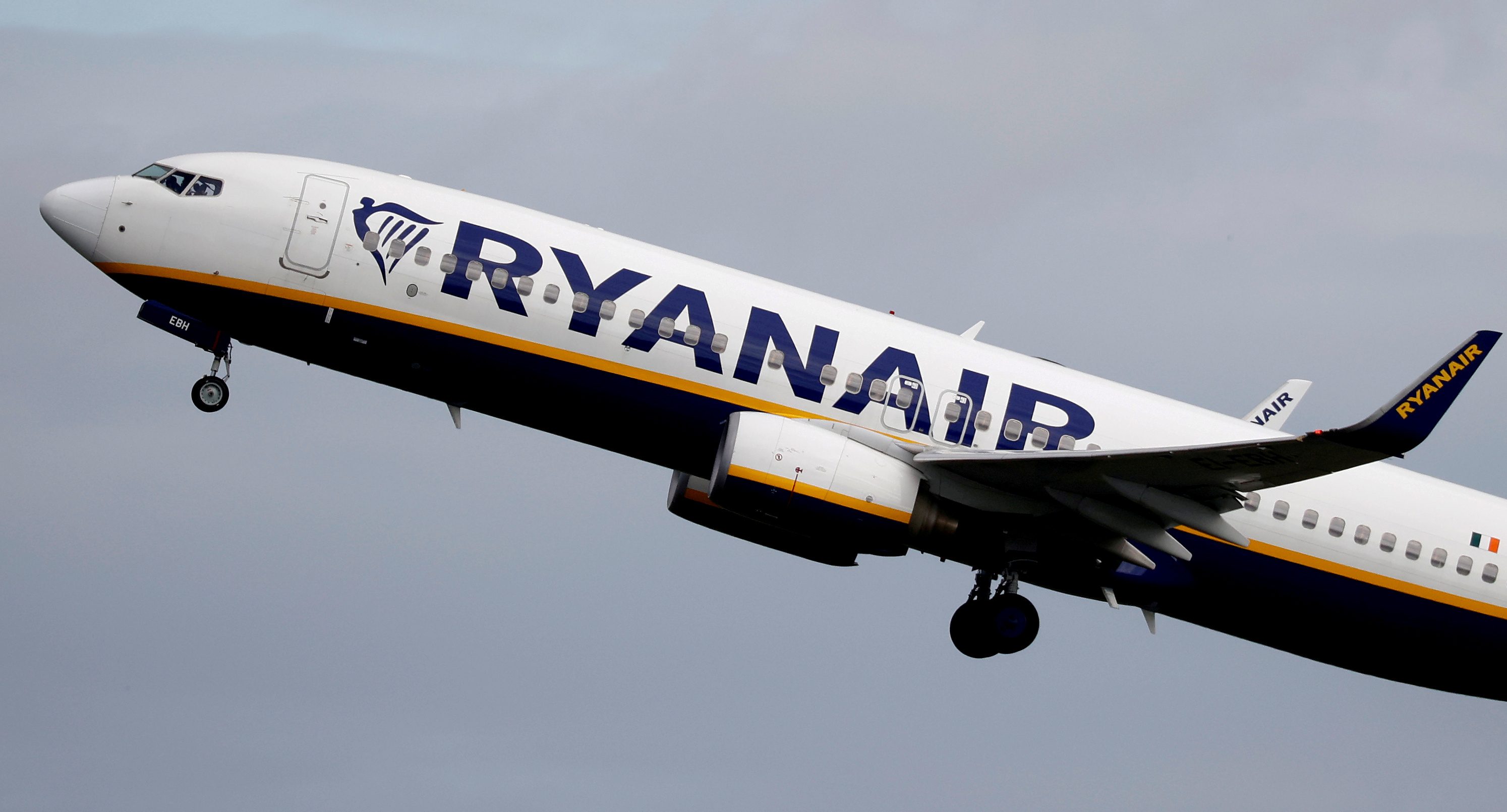 Ryanair slashes annual traffic target on ‘draconian’ British, Irish lockdowns
