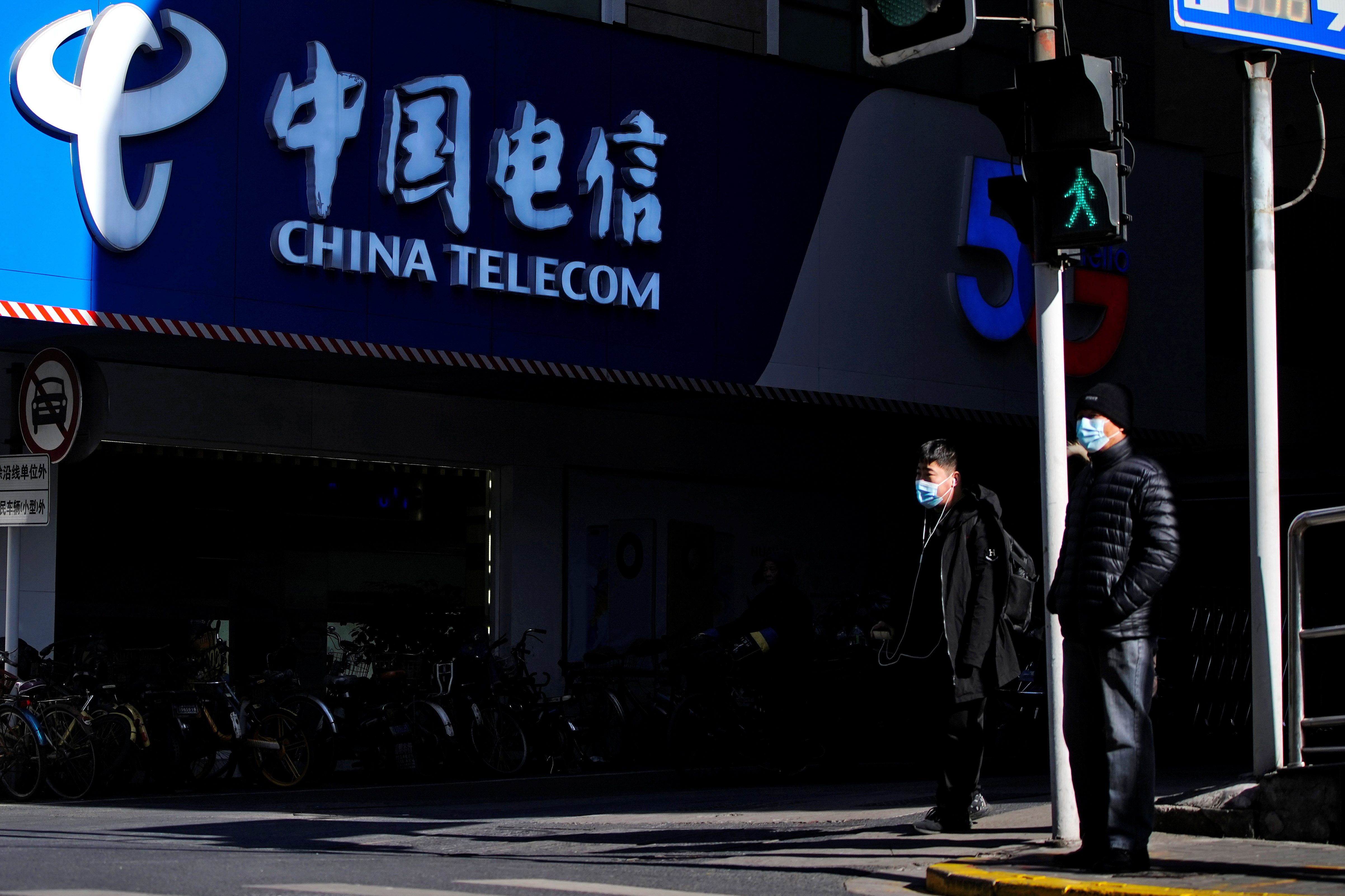 Chinese telcos lose $5.6 billion in value as index providers drop them