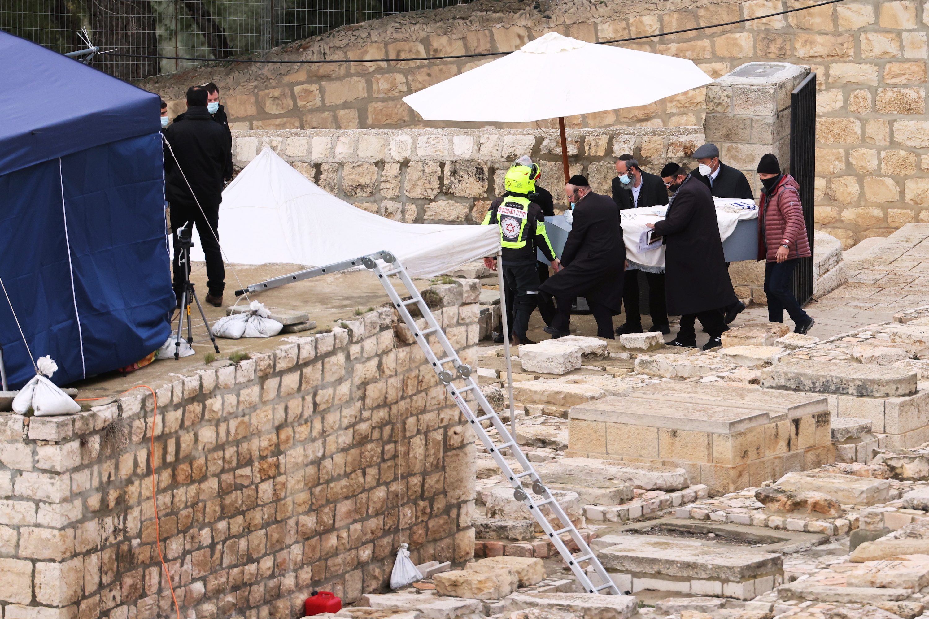 Casino mogul and ‘Jewish patriot’ Adelson buried in Jerusalem