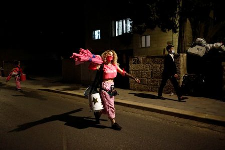 At anti-Netanyahu protests in Israel, pink is the new black