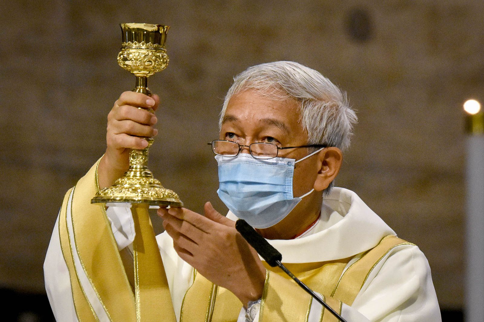 Archdiocese of Manila scraps fees for baptisms, Mass intentions