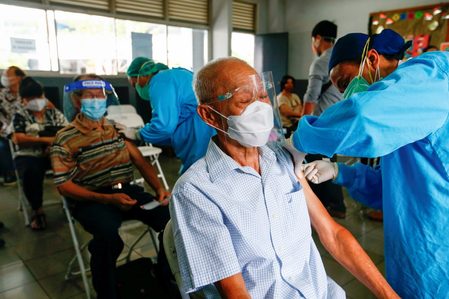 Indonesia permits private COVID-19 vaccination scheme