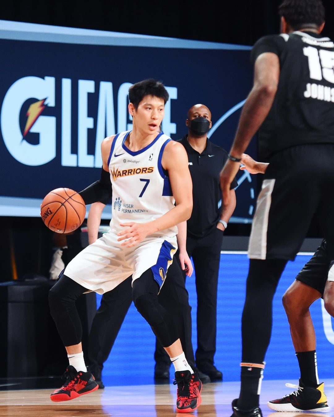 Jeremy Lin waxes hot, drains 7 triples in G League victory