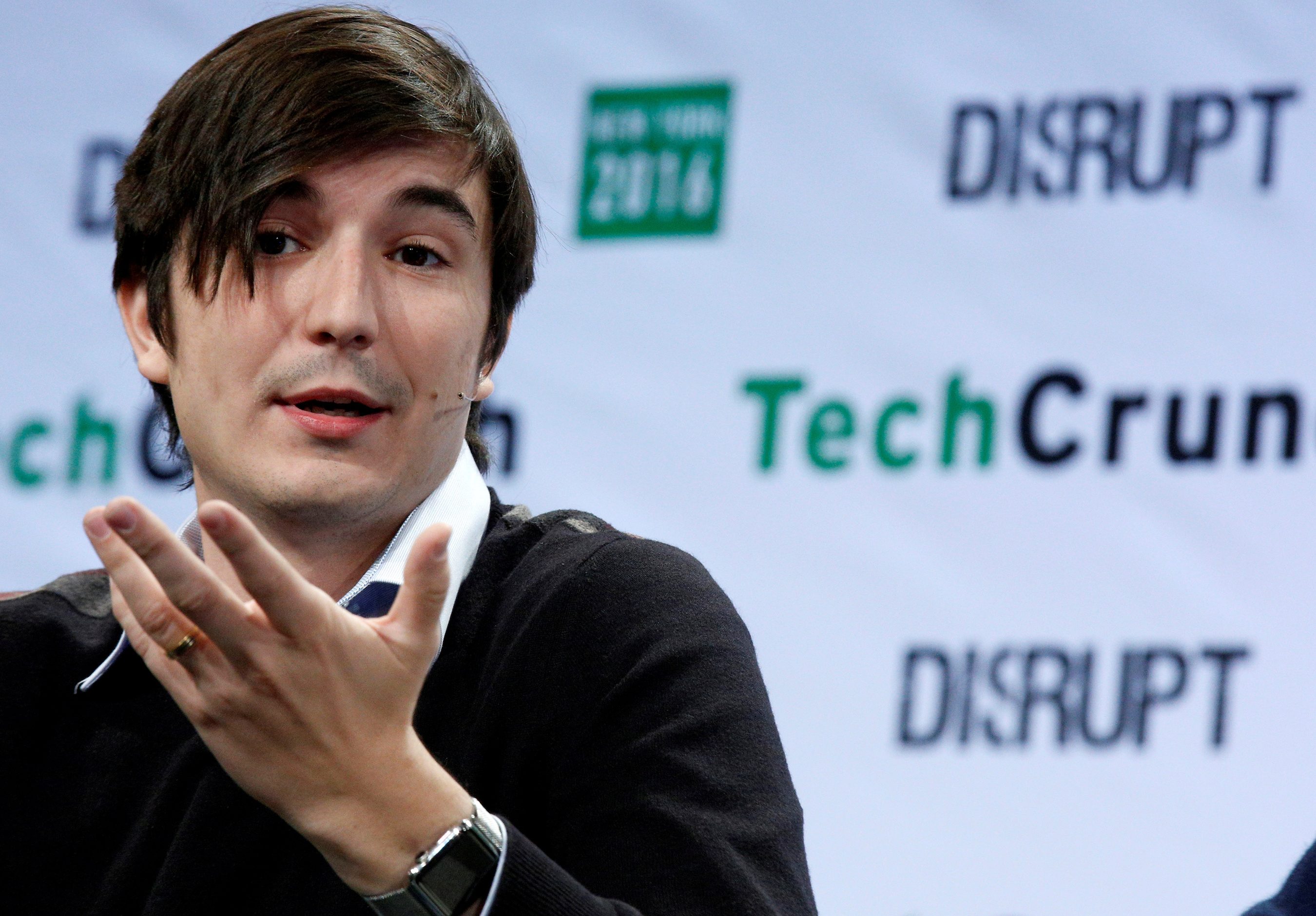 Robinhood raises another $2.4 billion in funds from investors
