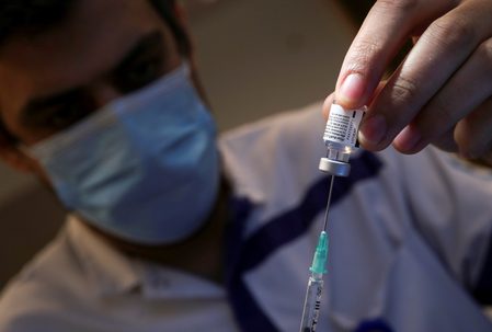 Filipino Muslim leaders endorse COVID-19 vaccines, quell halal fears