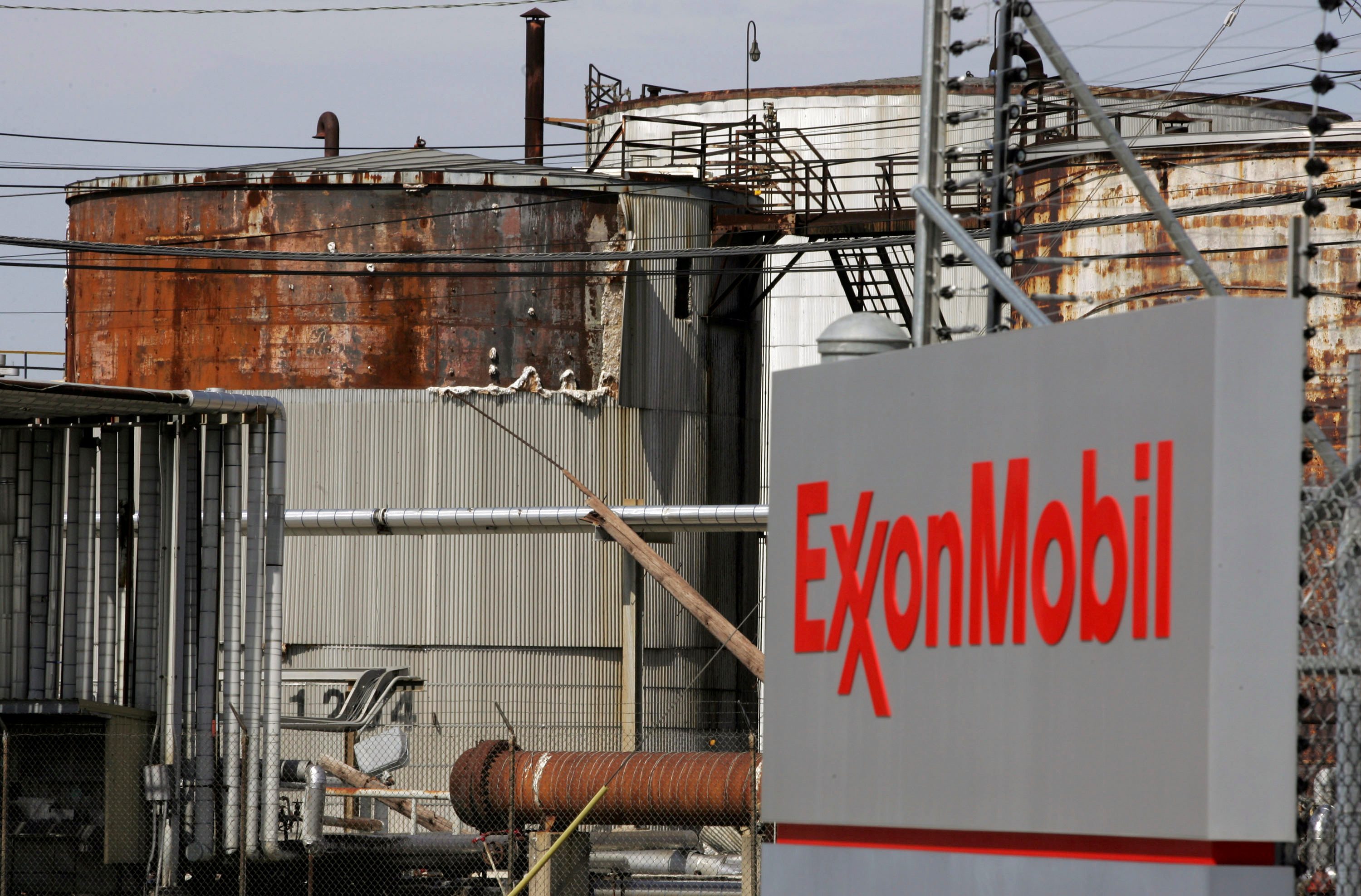 Exxon faces new pressure over dealings with Russia’s Rosneft
