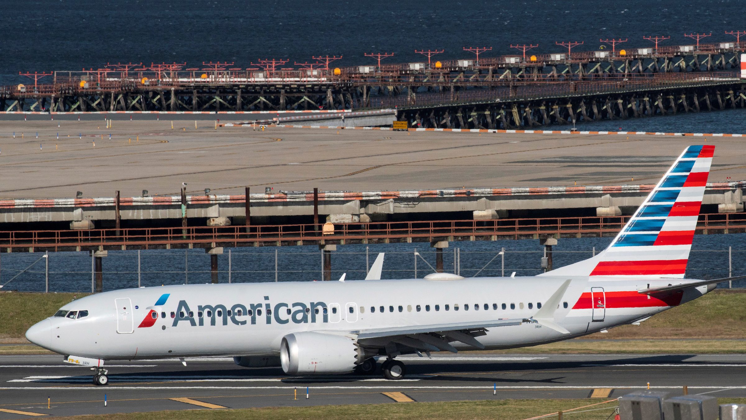 American Airlines sending 13,000 furlough warnings as pandemic pain persists