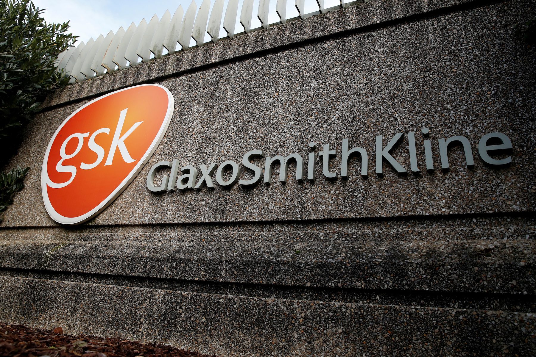 GSK sees lower profit as COVID-19 disruptions drag on