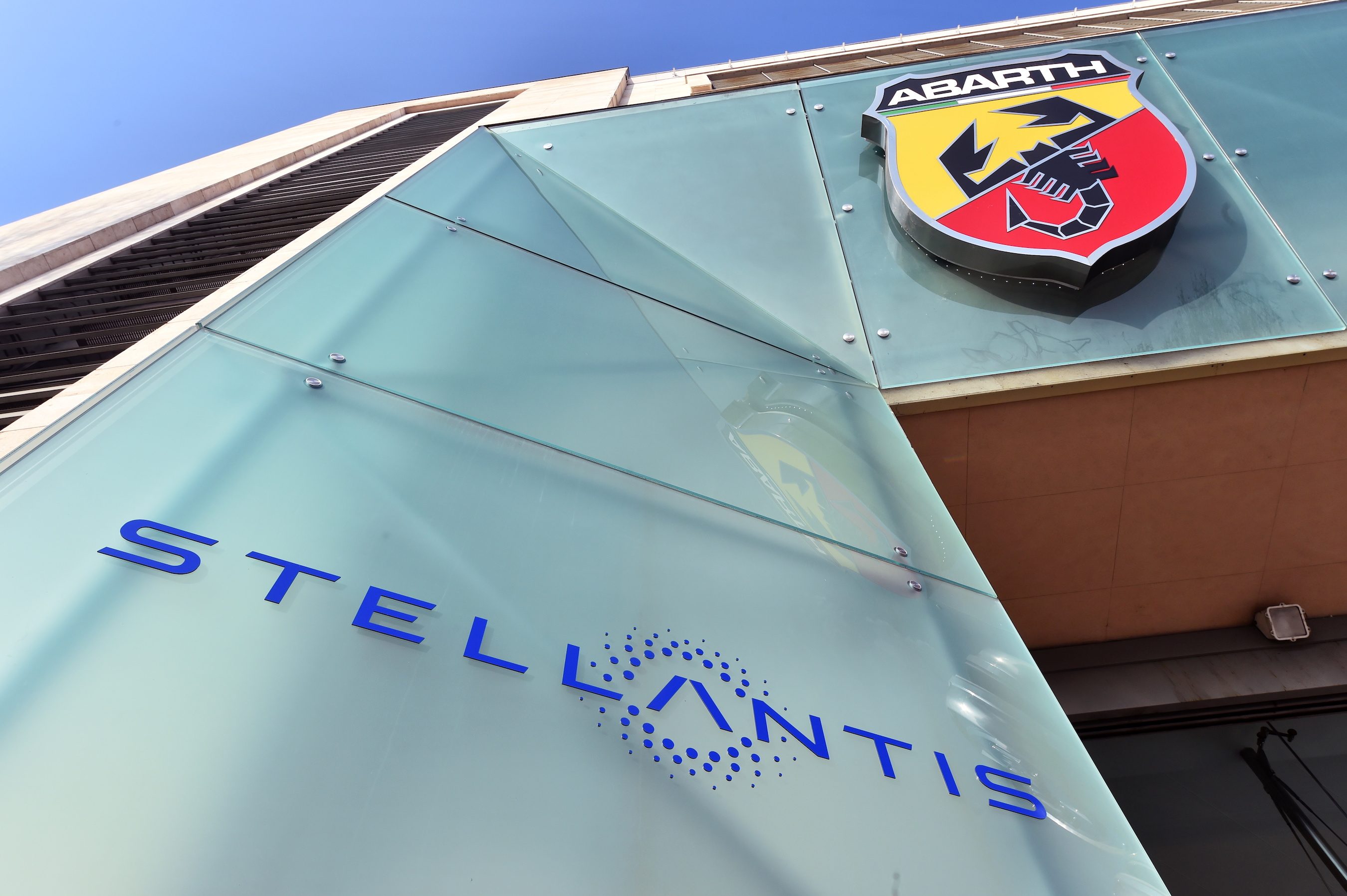 Stellantis to pay bigger efficiency bonus to Italian workers – unions
