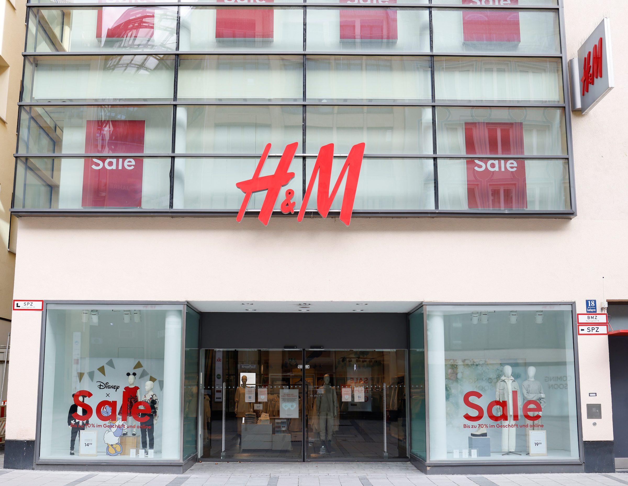 H&M supplier in India set to rehire hundreds of fired garment workers