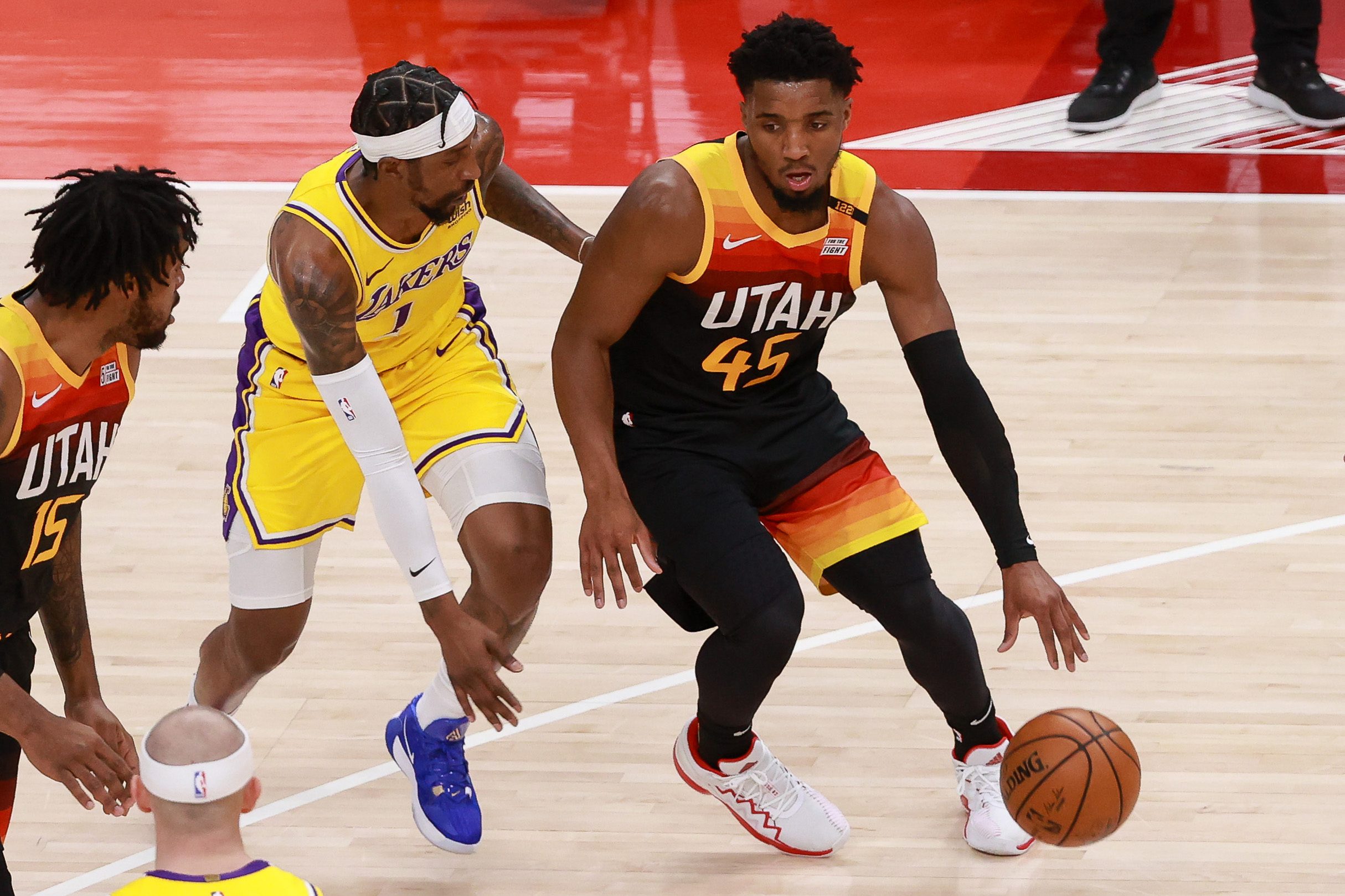 Red-hot Jazz heap another loss on Lakers